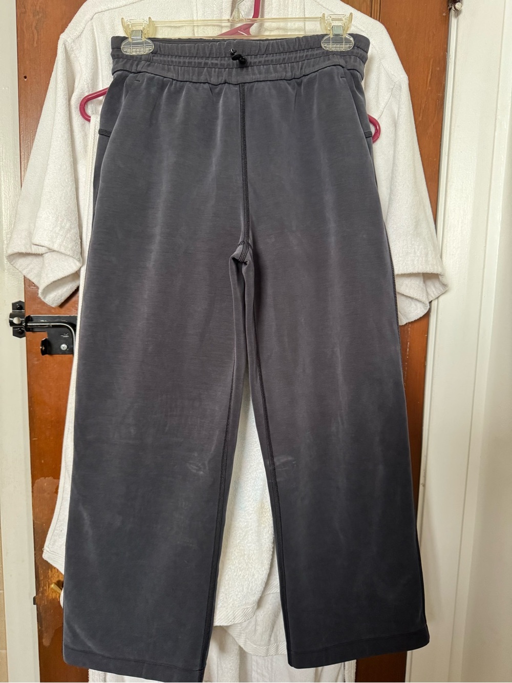 Lululemon softstreme cropped pants
